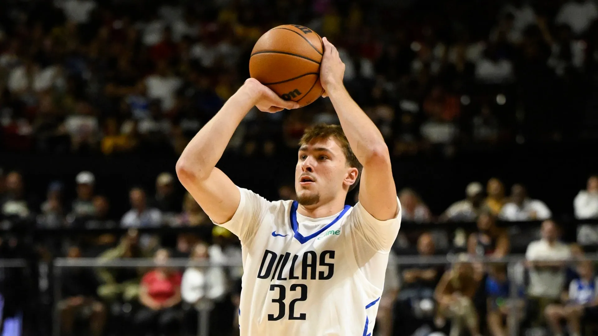 Pemain Pemula Mavericks Cooper Flagg Serius Saat Debut Pro di Liga Musim Panas NBA 2K26