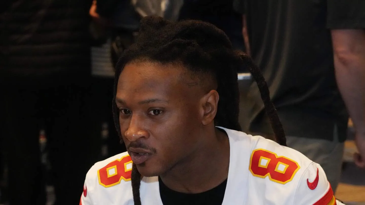 Lamar Jackson tak sabar melempar banyak TD ke DeAndre Hopkins