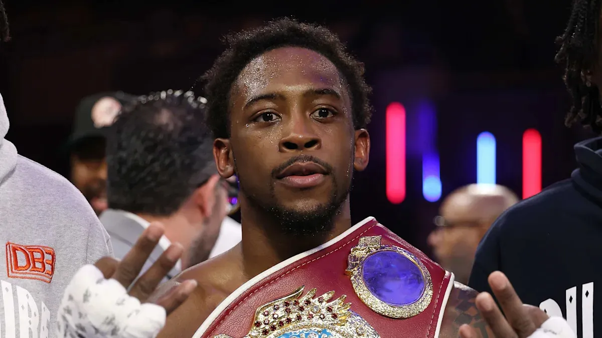 Keyshawn Davis vs. Edwin De Los Santos Dibatalkan Akibat Kelebihan Berat Badan Davis, Abdullah Mason Jadi Unggulan