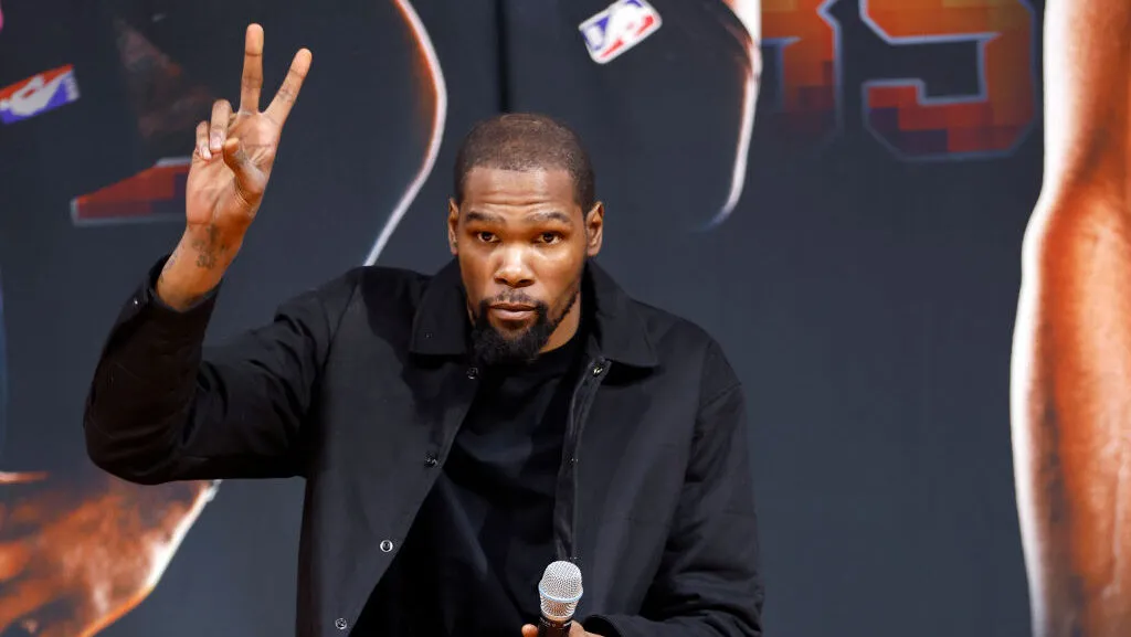 Kerajaan Matahari: Mari Kita Telaah Pasar Tukar Kevin Durant di Hari-Hari Awalnya