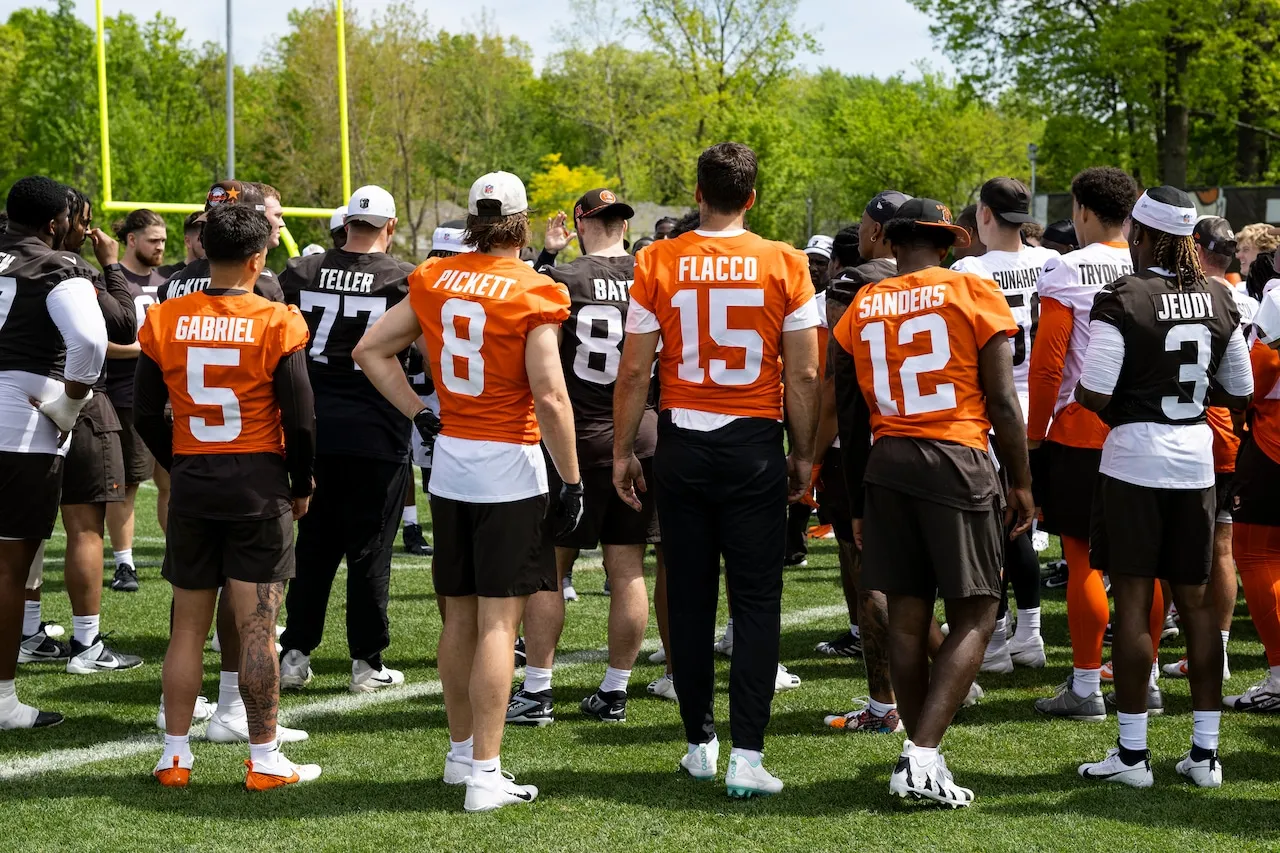 Mengapa Browns Akan Pertimbangkan Serius Mempertahankan Keempat Quarterback Sepanjang Musim: Mary Kay Cabot